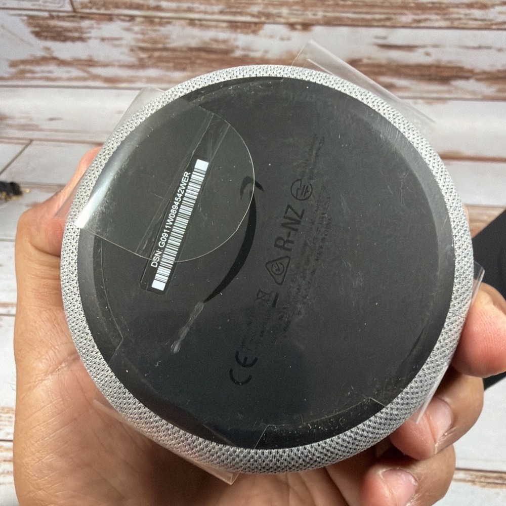 Amazon Echo Dot 3rd Gen Smart Speaker - Heather Gray (C78MP8) Music, Smart Home - Picture 5 of 6